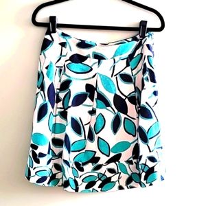 BCBG Maxazaria womens A-line skirt. Size 4. Cream, blue, teal color